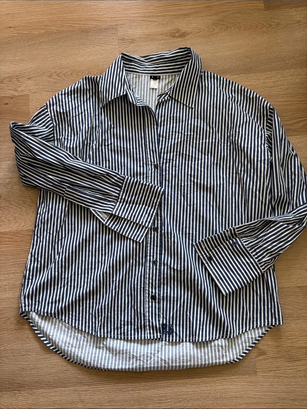 Monrow Navy and White Striped Button-Down Shirt